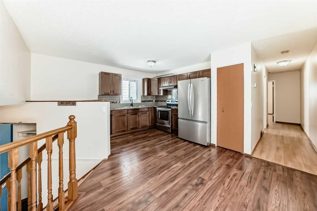 51 Covington Rise Ne, Calgary, AB - Indoor Photo Showing Kitchen