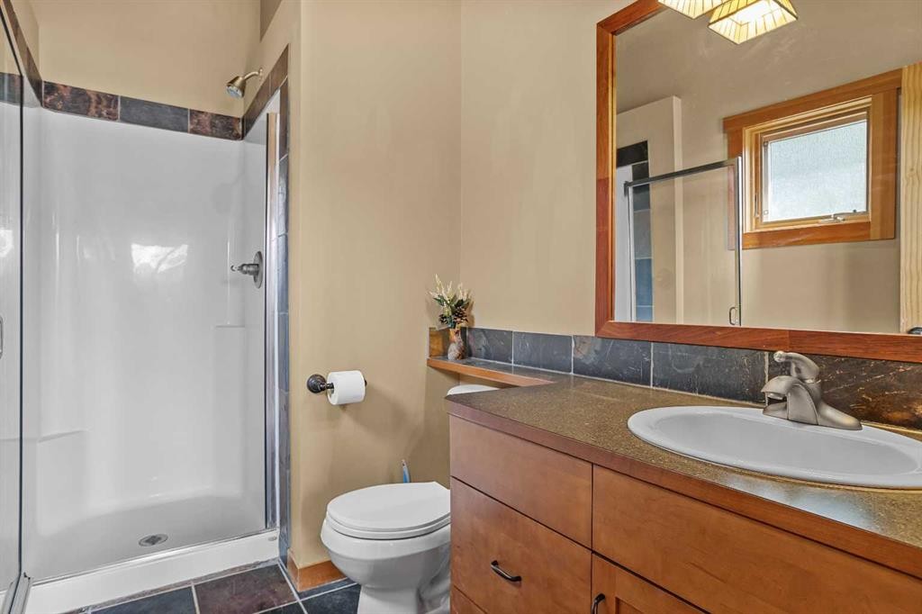 214 Eagle Point, Canmore, AB - Indoor Photo Showing Bathroom