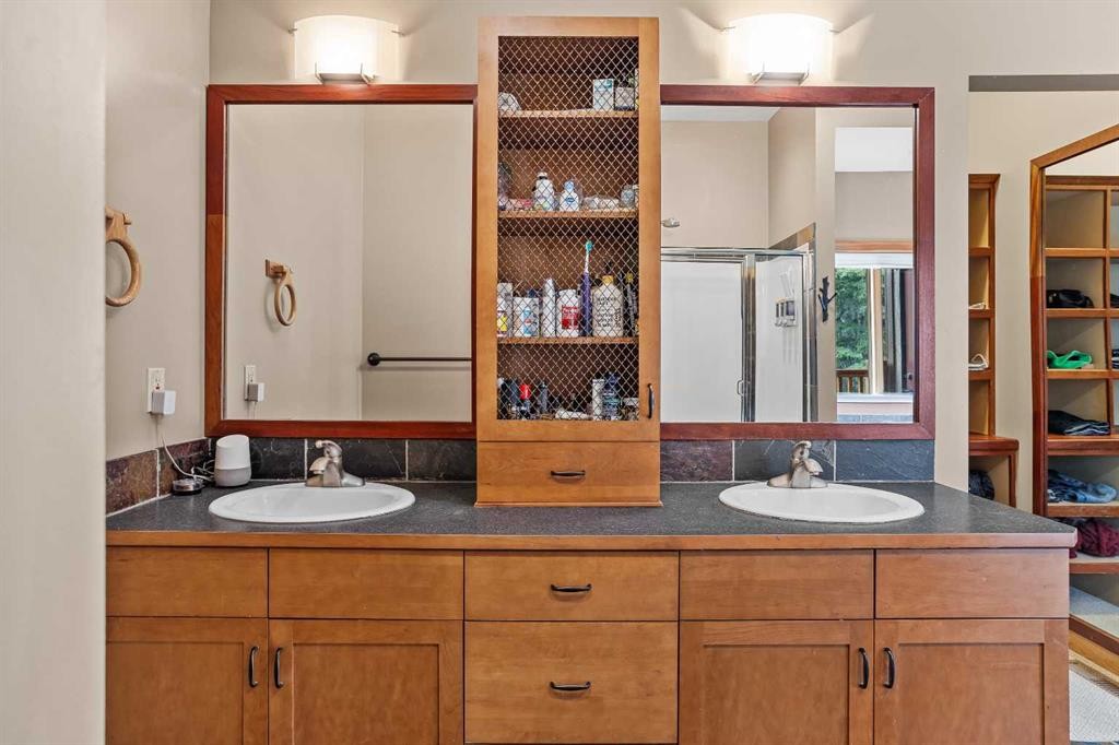 214 Eagle Point, Canmore, AB - Indoor Photo Showing Bathroom