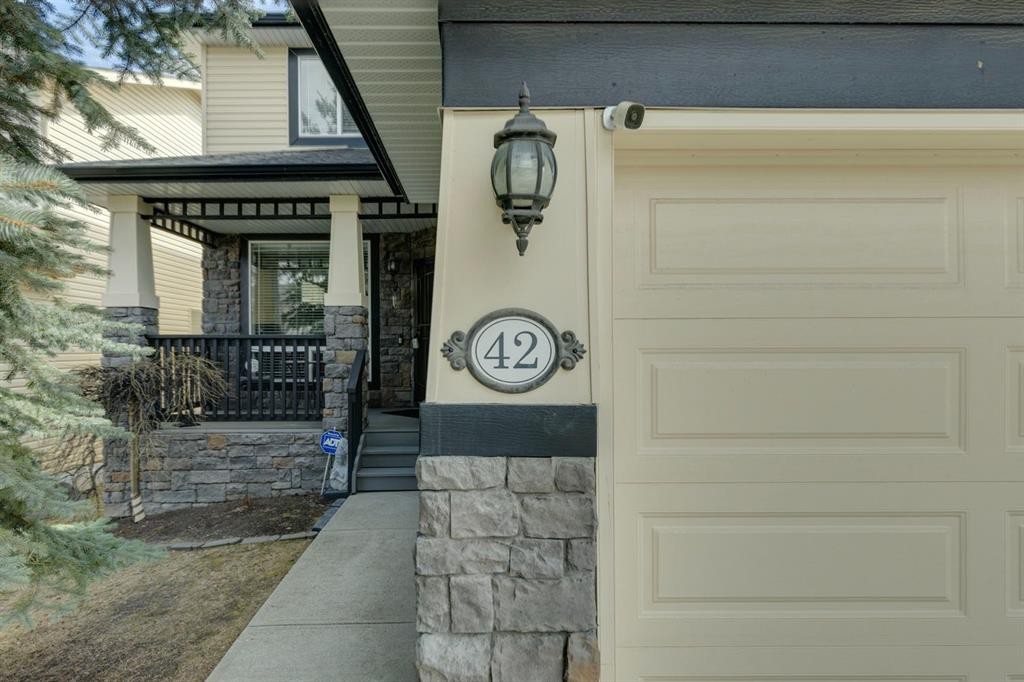 42 Cresthaven Way Sw, Calgary, AB