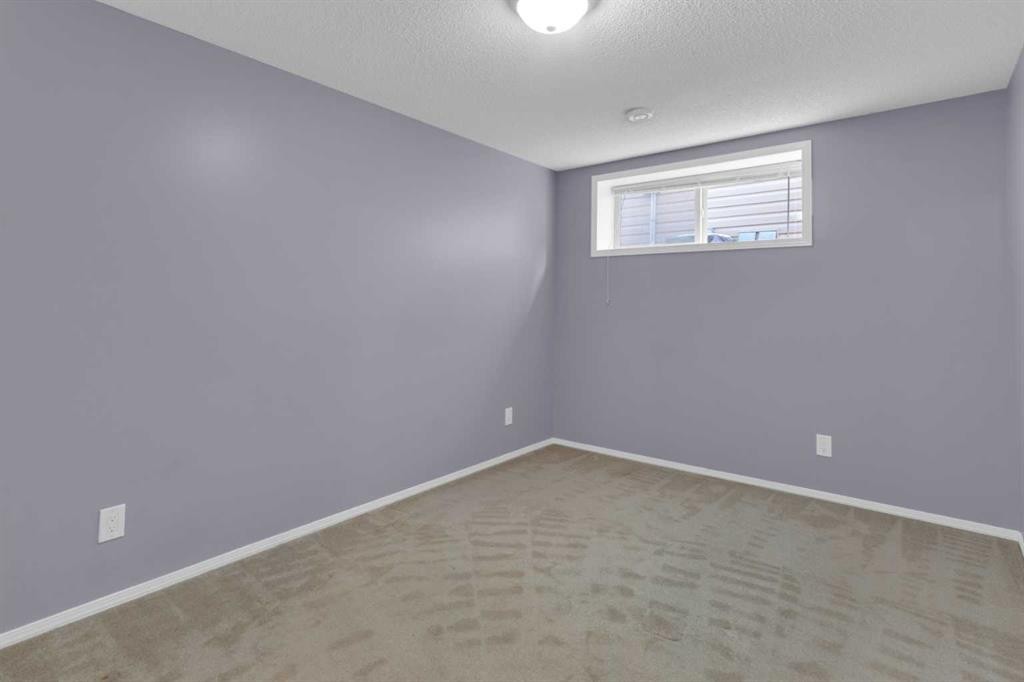 24 Evansbrooke Point Nw, Calgary, AB - Indoor Photo Showing Other Room