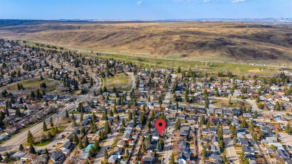 88 Cheyenne Crescent Nw, Calgary, AB - Outdoor With View