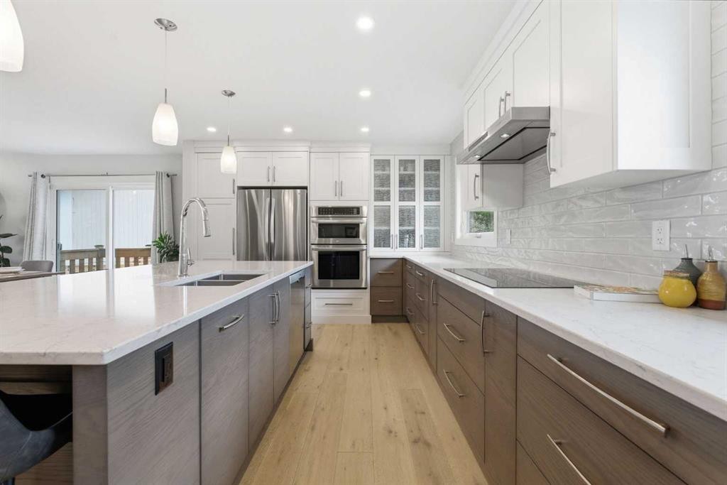 832 Edgemont Road Nw, Calgary, AB - Indoor Photo Showing Kitchen With Stainless Steel Kitchen With Double Sink With Upgraded Kitchen