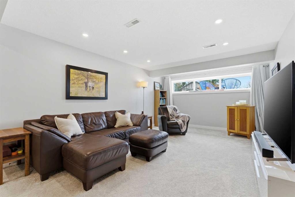 832 Edgemont Road Nw, Calgary, AB - Indoor