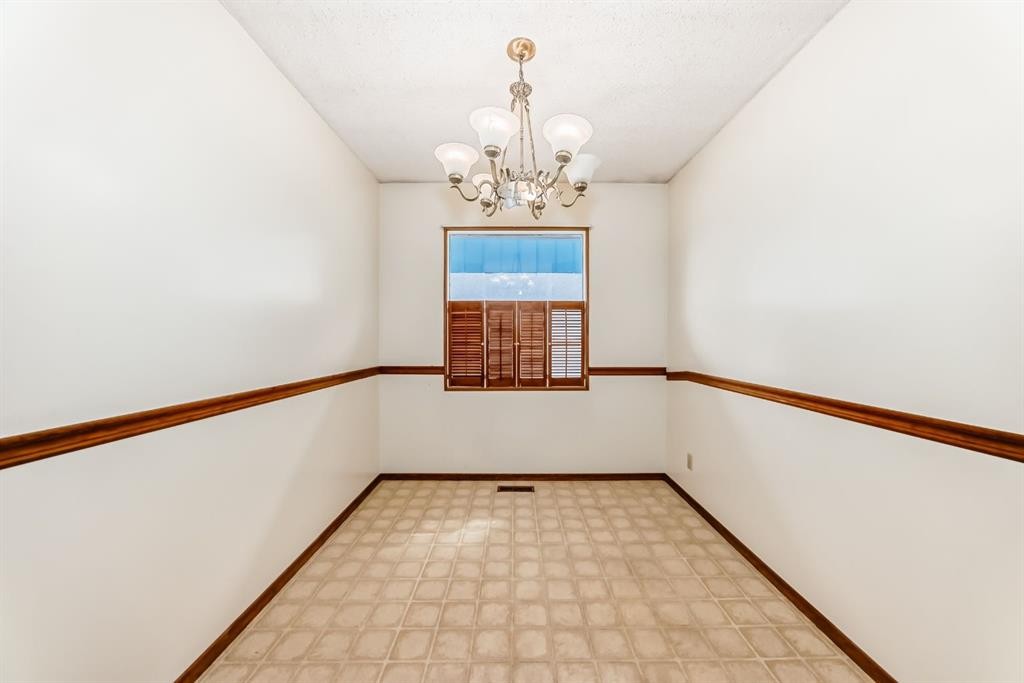 619 Maryvale Way Ne, Calgary, AB - Indoor Photo Showing Other Room