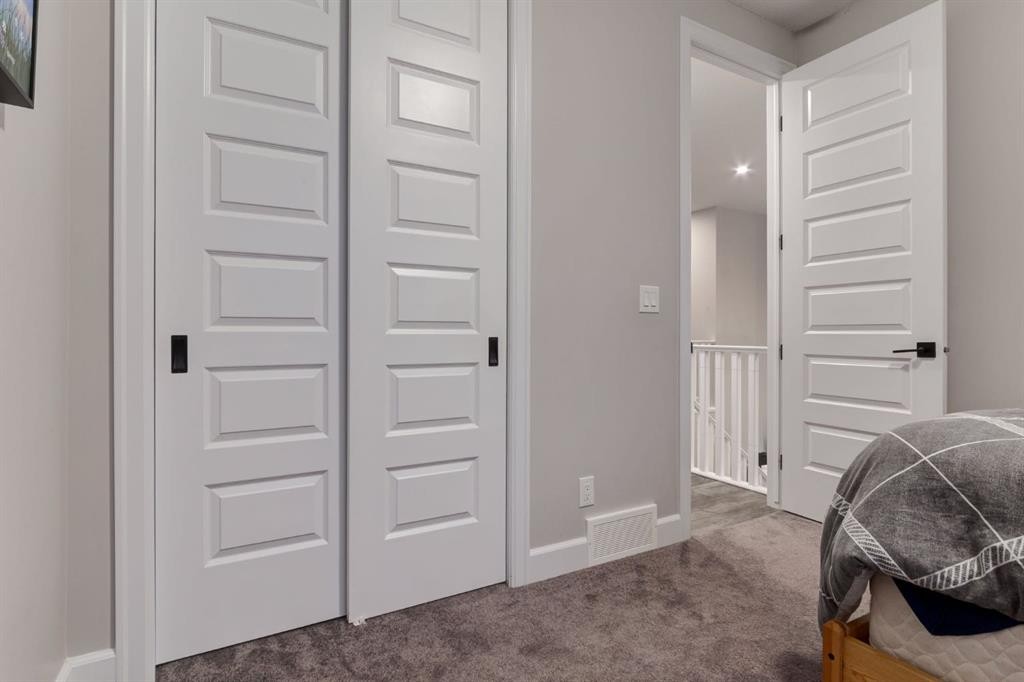 166 Osborne Common Sw, Airdrie, AB - Indoor Photo Showing Other Room