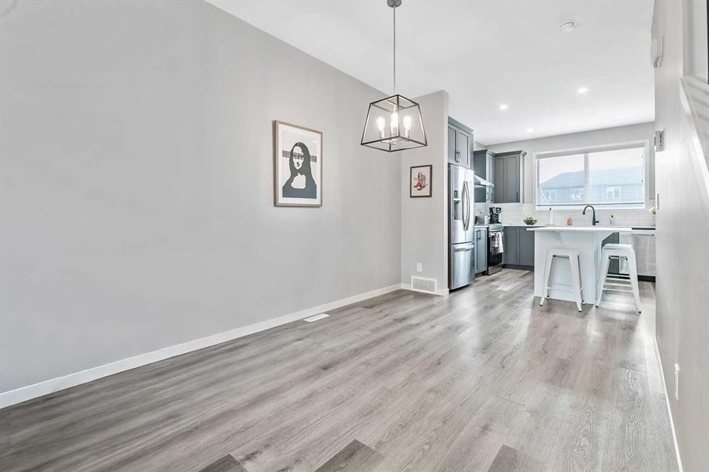 68 Wolf Gate, Okotoks, AB - Indoor