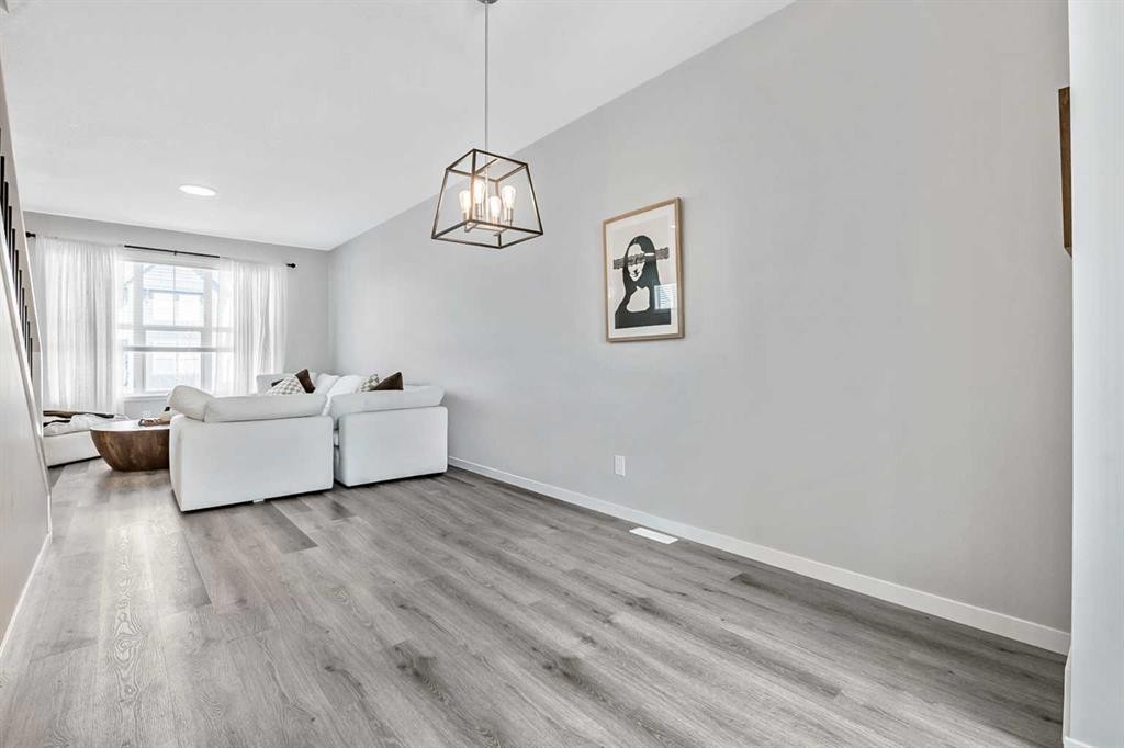 68 Wolf Gate, Okotoks, AB - Indoor