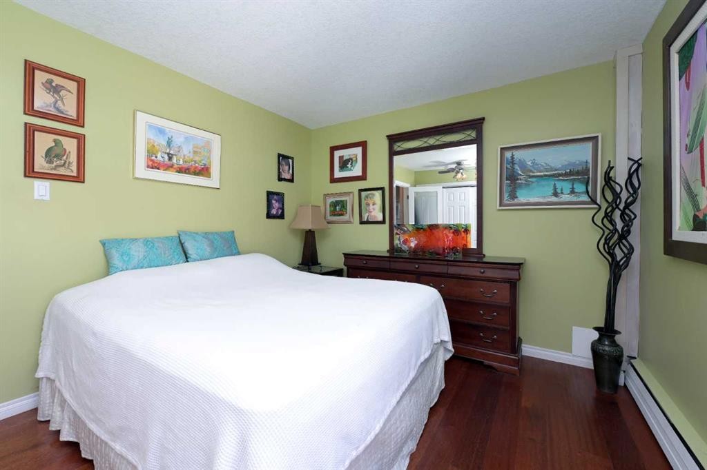 303-524 Cedar Crescent Sw, Calgary, AB - Indoor Photo Showing Bedroom