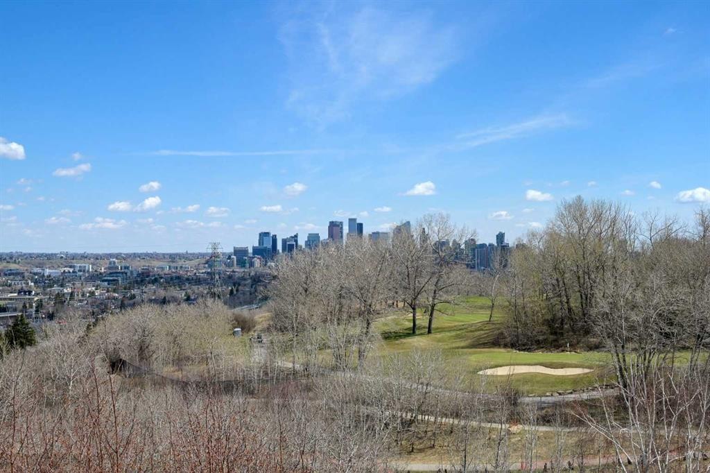 303-524 Cedar Crescent Sw, Calgary, AB - Outdoor With View