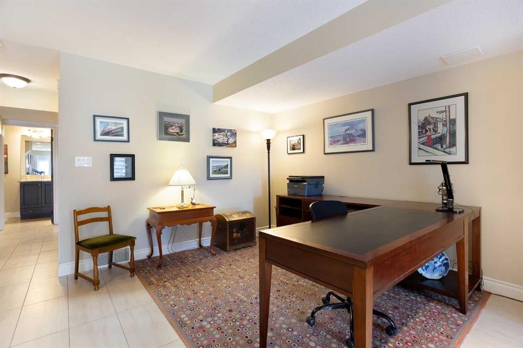 136 43 Avenue Nw, Calgary, AB - Indoor