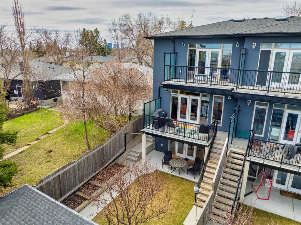136 43 Avenue Nw, Calgary, AB - Outdoor With Balcony