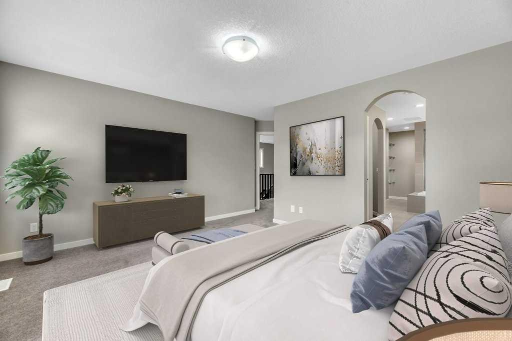 29 Aspen Summit Point Sw, Calgary, AB - Indoor Photo Showing Bedroom