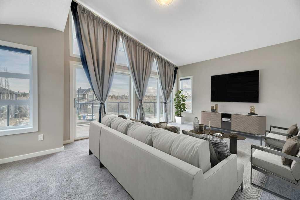 29 Aspen Summit Point Sw, Calgary, AB - Indoor Photo Showing Living Room