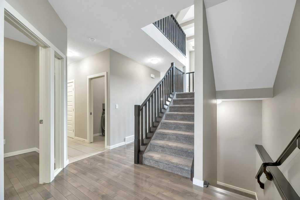 29 Aspen Summit Point Sw, Calgary, AB - Indoor Photo Showing Other Room