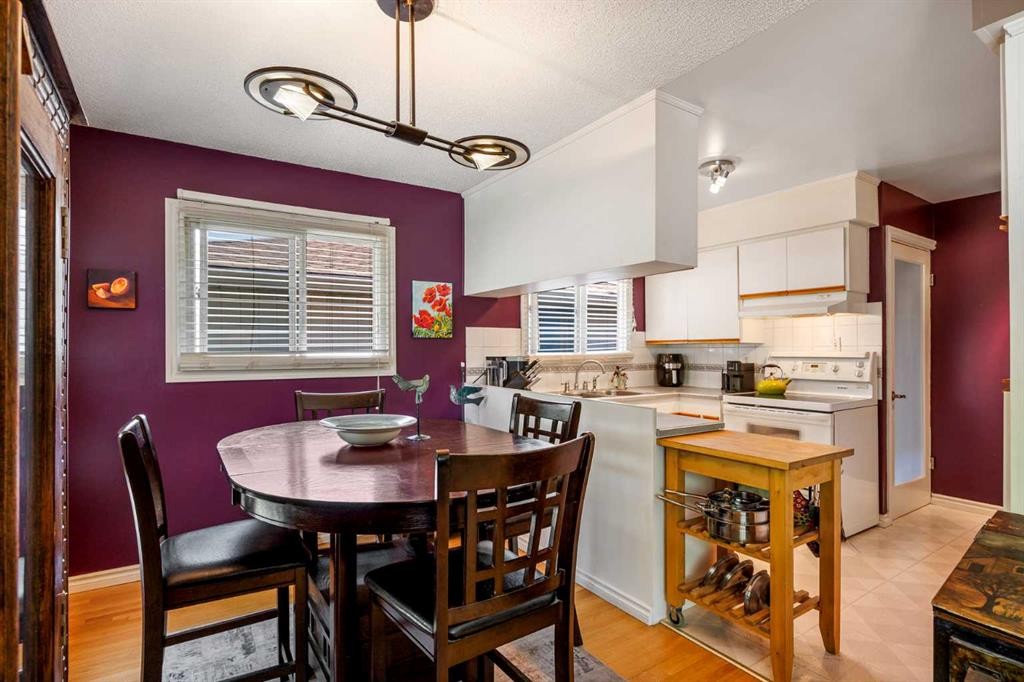 5 Fraser Road Se, Calgary, AB - Indoor Photo Showing Dining Room