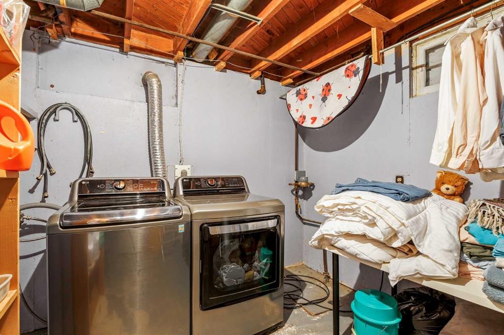 5 Fraser Road Se, Calgary, AB - Indoor Photo Showing Laundry Room