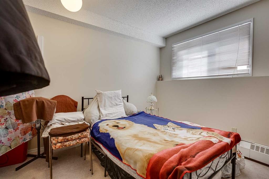103-41 Bennett Street, Red Deer, AB - Indoor Photo Showing Bedroom