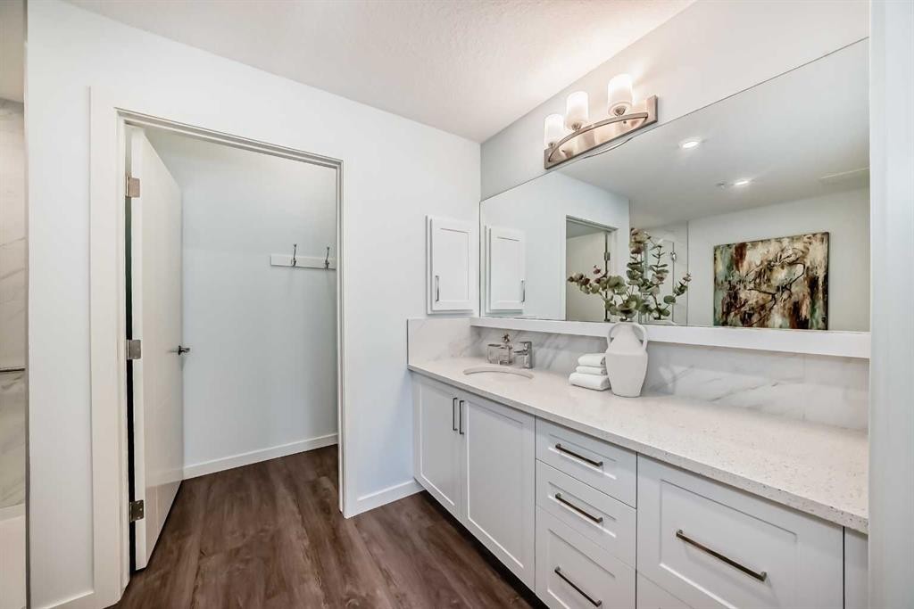 307-12 Mahogany Path Se, Calgary, AB - Indoor Photo Showing Bathroom