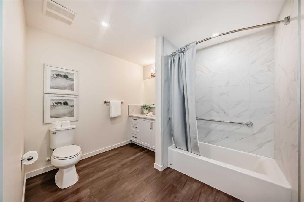 307-12 Mahogany Path Se, Calgary, AB - Indoor Photo Showing Bathroom