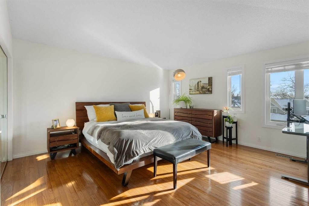 1629 29 Avenue Sw, Calgary, AB - Indoor Photo Showing Bedroom