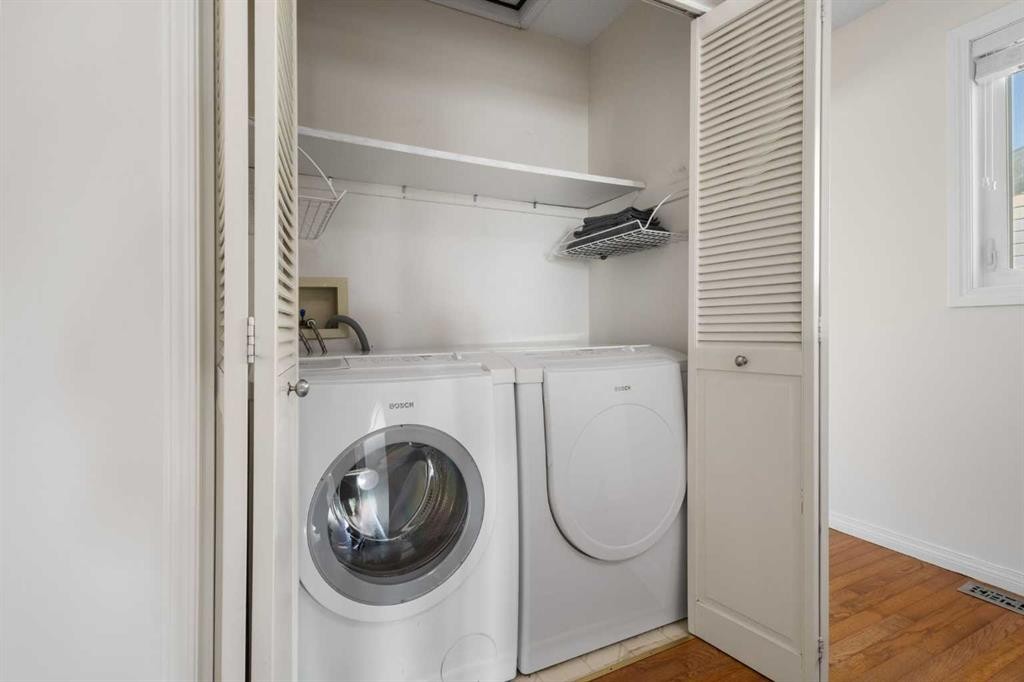 1629 29 Avenue Sw, Calgary, AB - Indoor Photo Showing Laundry Room