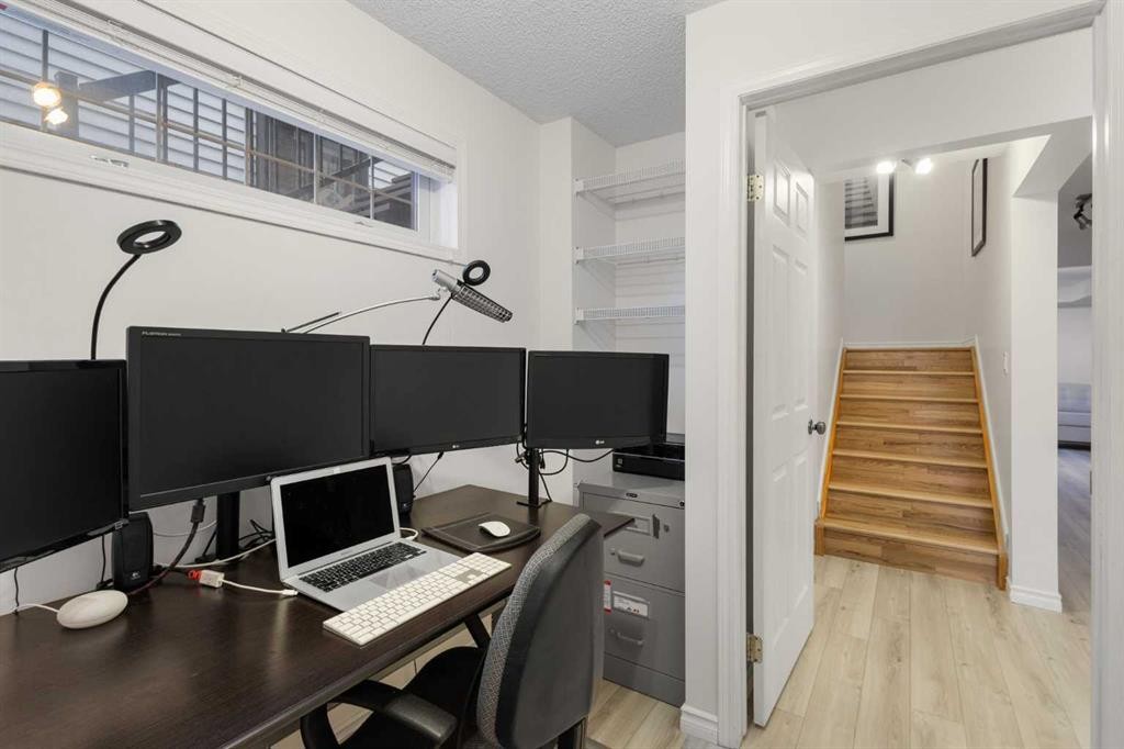 1629 29 Avenue Sw, Calgary, AB - Indoor Photo Showing Office