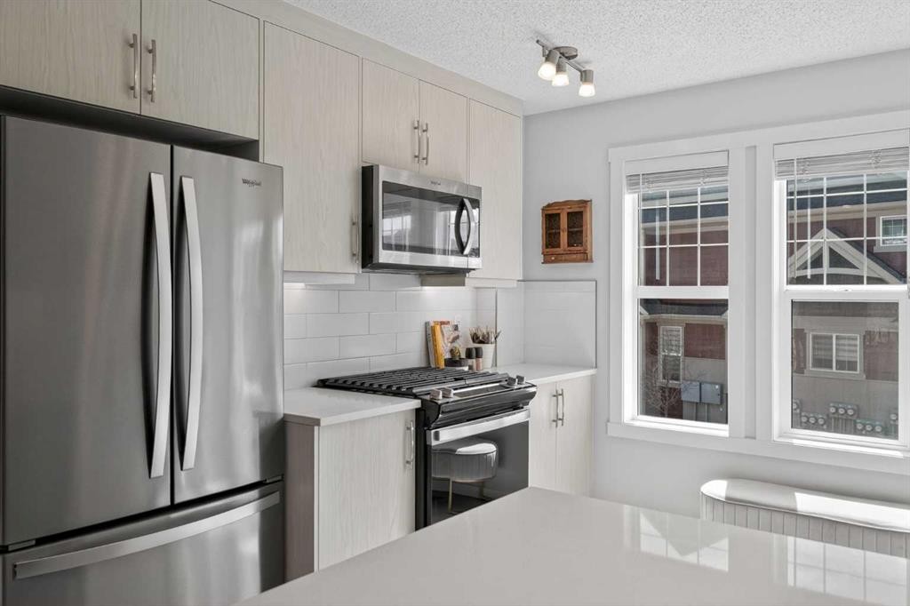 228 Cranbrook Square Se, Calgary, AB