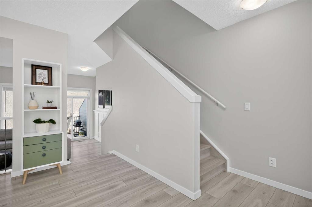 228 Cranbrook Square Se, Calgary, AB