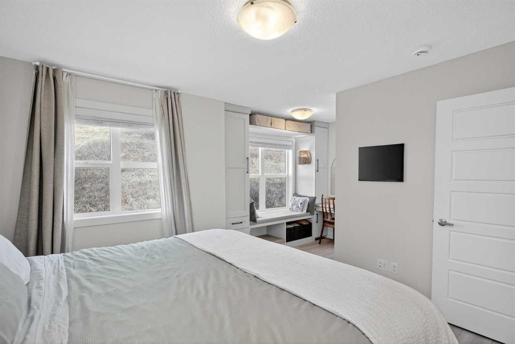 228 Cranbrook Square Se, Calgary, AB