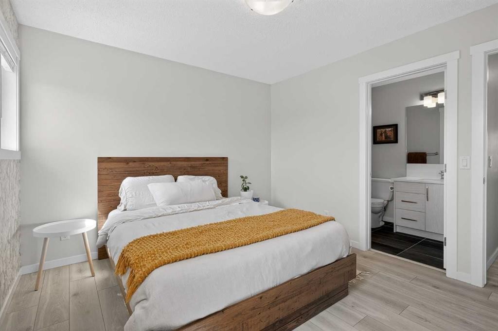 228 Cranbrook Square Se, Calgary, AB