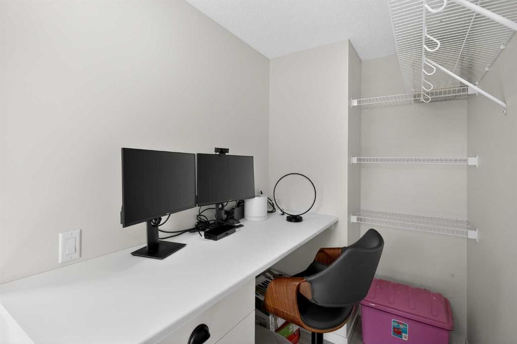 228 Cranbrook Square Se, Calgary, AB