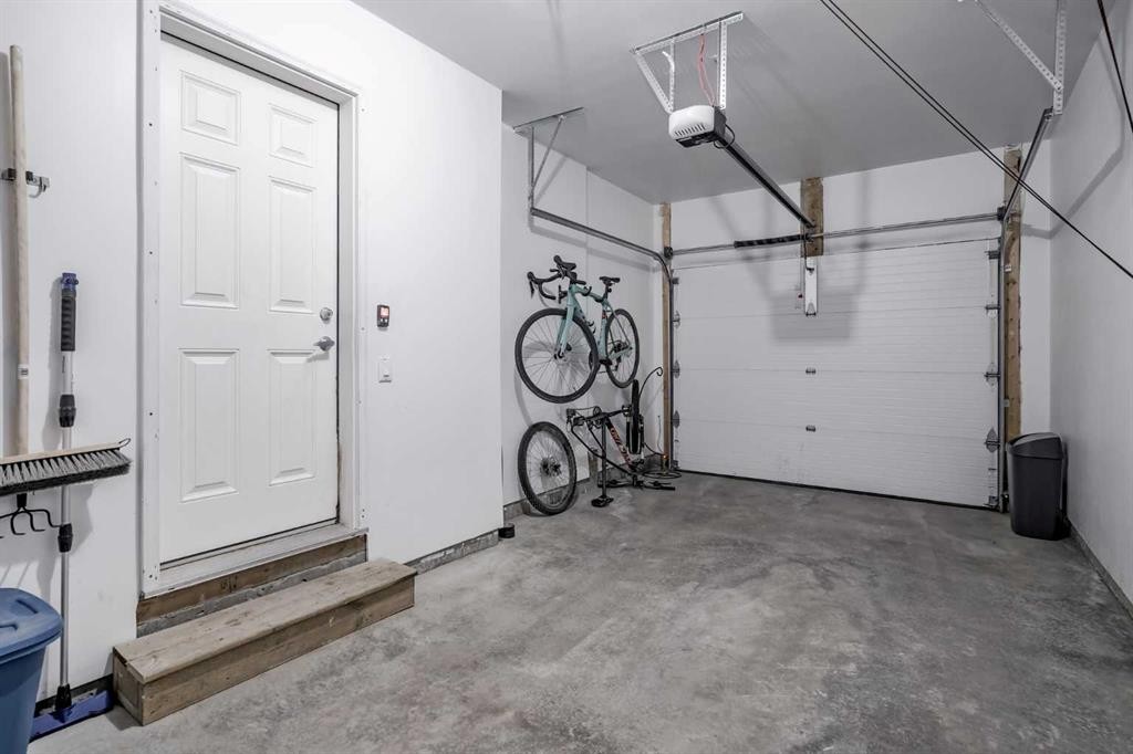 228 Cranbrook Square Se, Calgary, AB