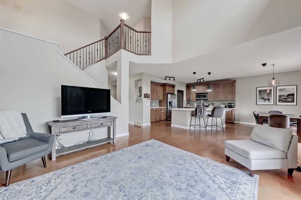 196 Hawkmere Way, Chestermere, AB - Indoor Photo Showing Living Room