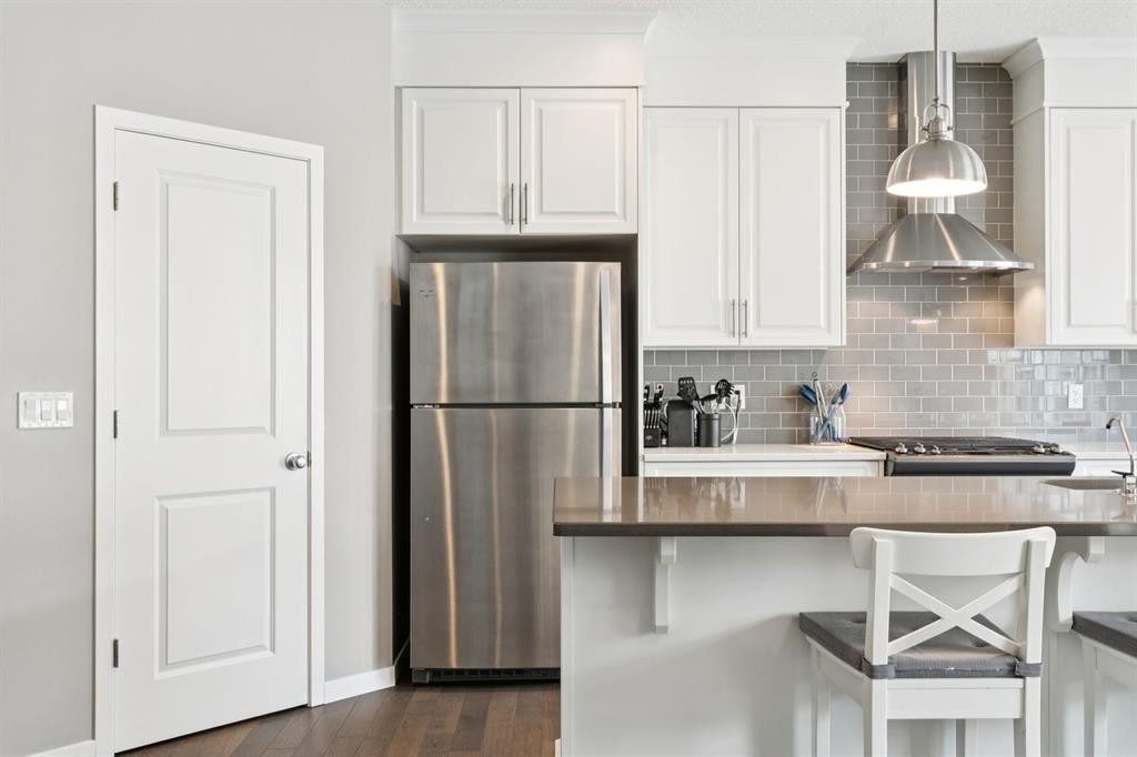 80 Brightoncrest Point Se, Calgary, AB - Indoor Photo Showing Kitchen With Upgraded Kitchen