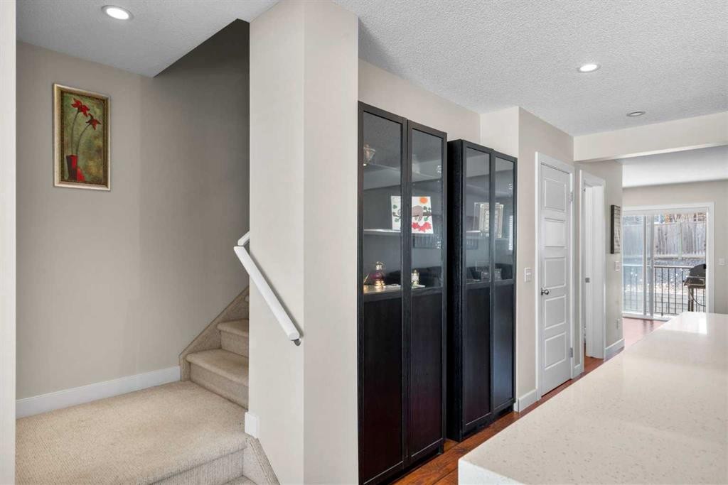 89 Pantego Lane Nw, Calgary, AB - Indoor Photo Showing Kitchen With Double Sink With Upgraded Kitchen