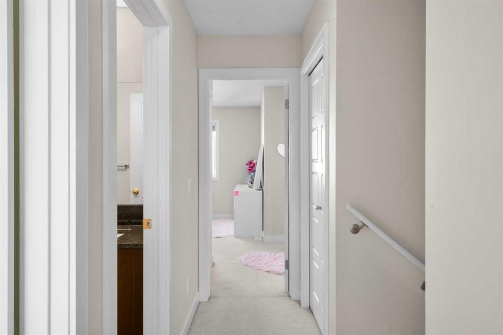 89 Pantego Lane Nw, Calgary, AB - Indoor Photo Showing Bedroom
