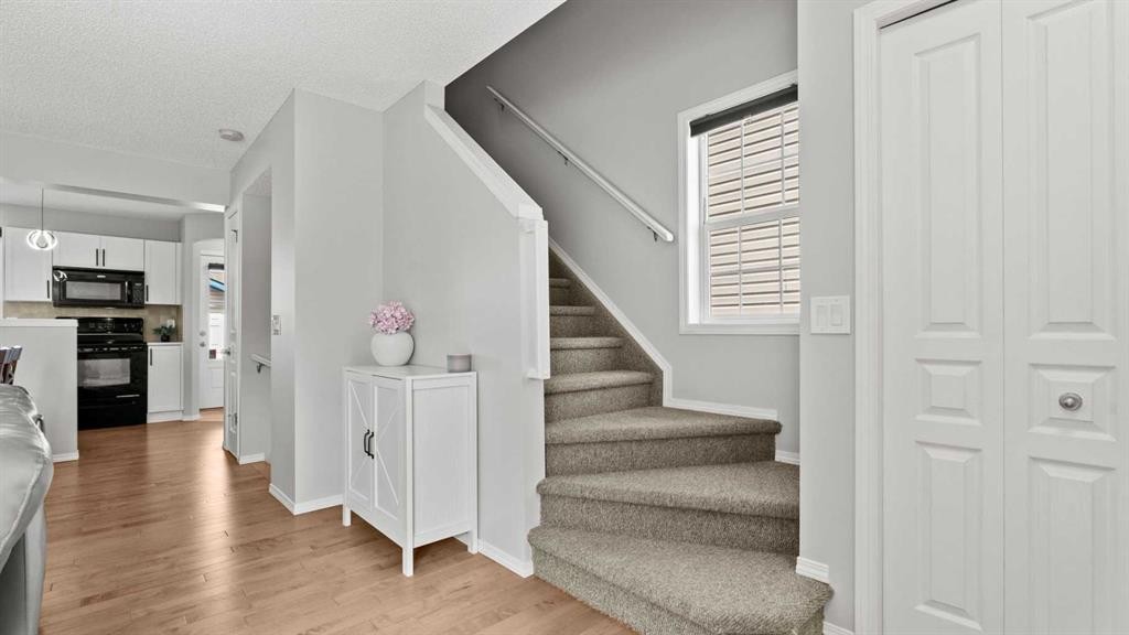 95 Elgin Meadows View Se, Calgary, AB - Indoor Photo Showing Other Room