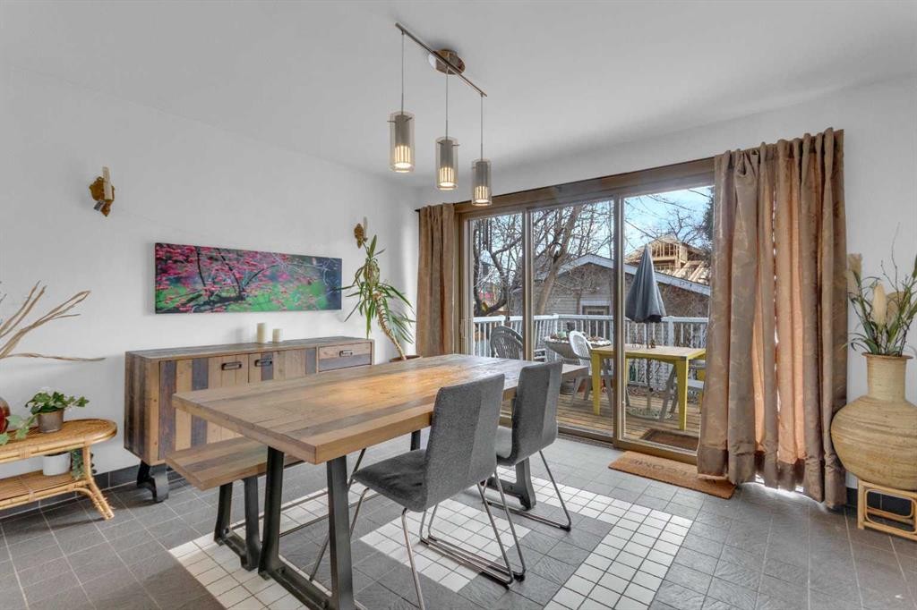 1630 7 Street Nw, Calgary, AB - Indoor Photo Showing Dining Room