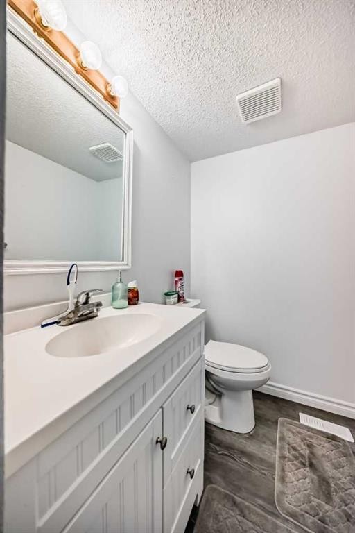 365 Whitlock Way Ne, Calgary, AB - Indoor Photo Showing Bathroom