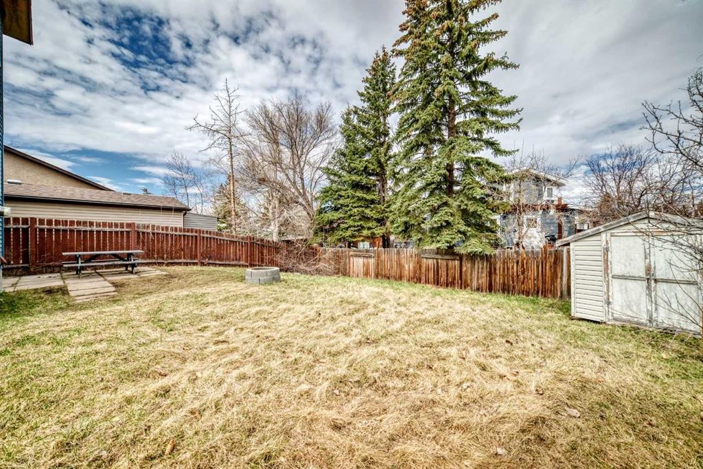 365 Whitlock Way Ne, Calgary, AB - Outdoor
