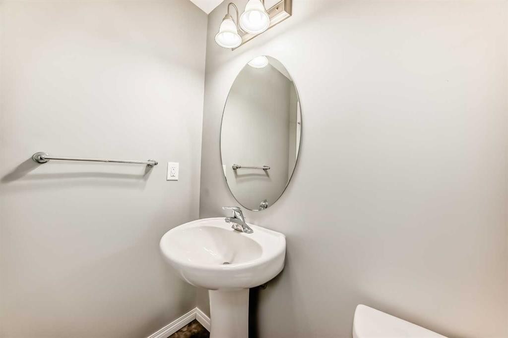 147 Windford Crescent Sw, Airdrie, AB - Indoor Photo Showing Bathroom