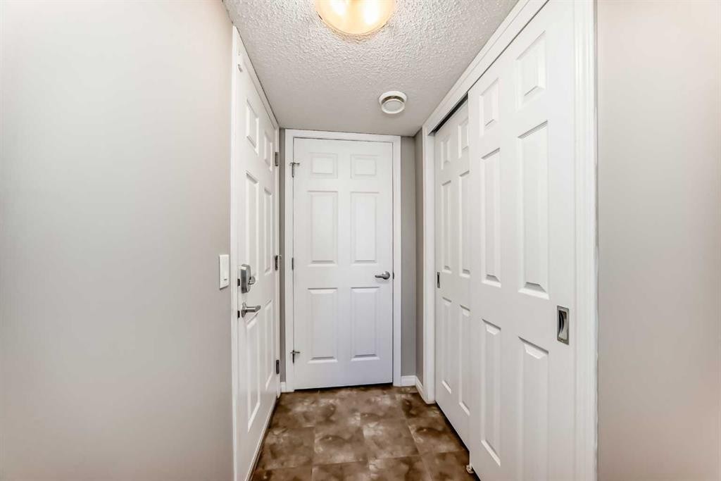 147 Windford Crescent Sw, Airdrie, AB - Indoor Photo Showing Other Room