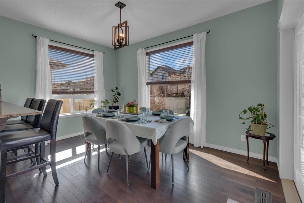 69 Morningside Circle Sw, Airdrie, AB - Indoor Photo Showing Dining Room