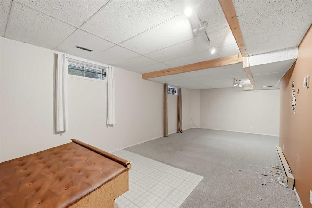 924 19 Avenue Nw, Calgary, AB - Indoor Photo Showing Other Room
