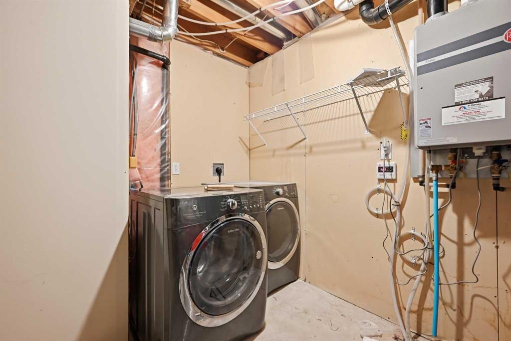 924 19 Avenue Nw, Calgary, AB - Indoor Photo Showing Laundry Room