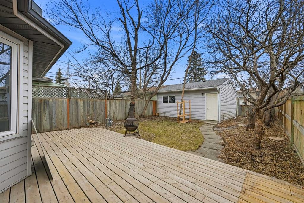 924 19 Avenue Nw, Calgary, AB - Outdoor