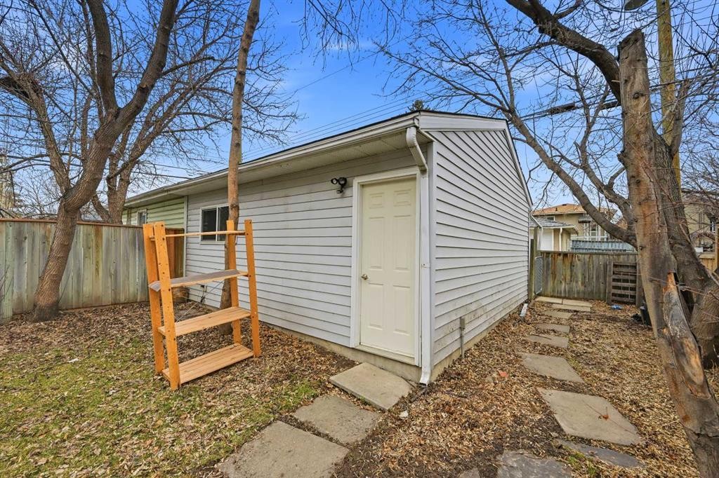 924 19 Avenue Nw, Calgary, AB - Outdoor