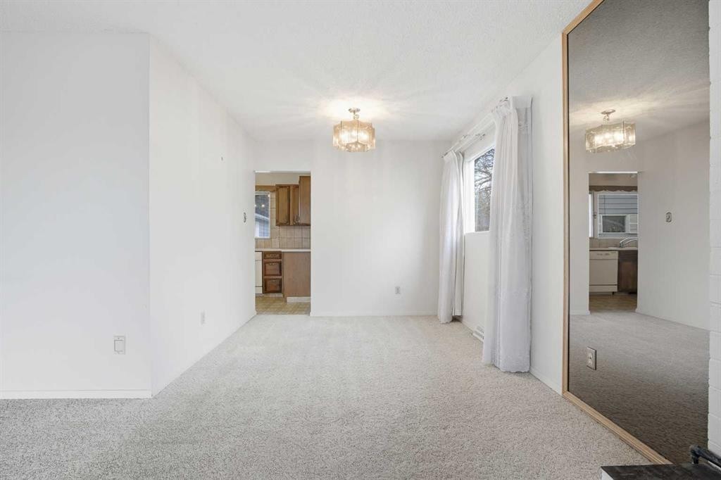5220 Barron Drive Nw, Calgary, AB - Indoor Photo Showing Other Room