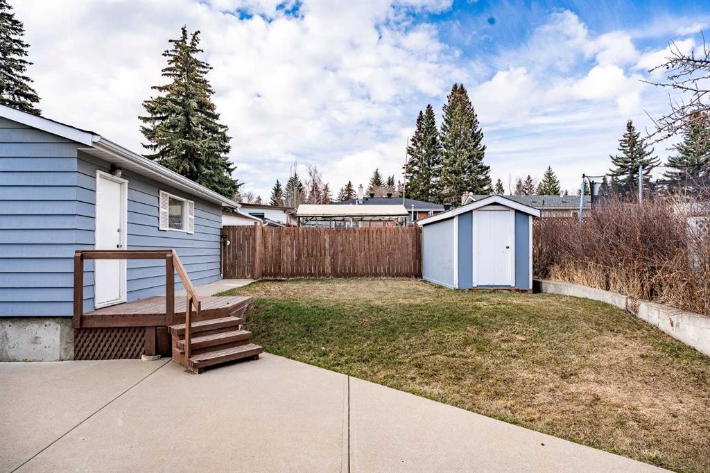 5220 Barron Drive Nw, Calgary, AB - Outdoor